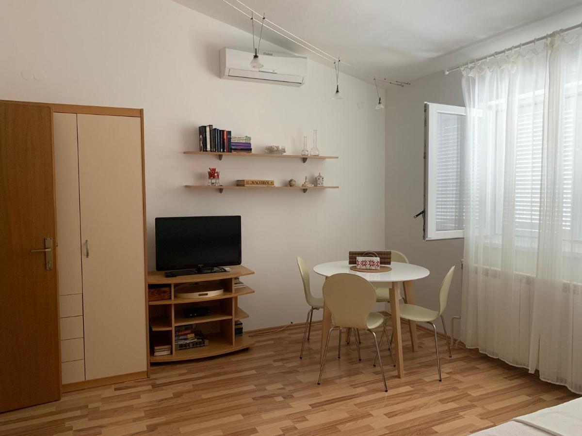 N&N Apartments Jadranovo Buitenkant foto